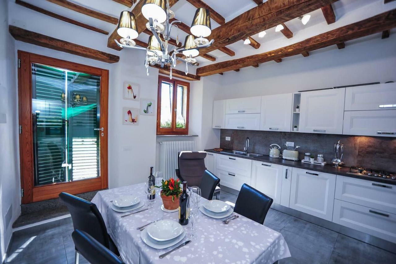 La Finestra Sul Castello Apartment Арчидосо Екстериор снимка