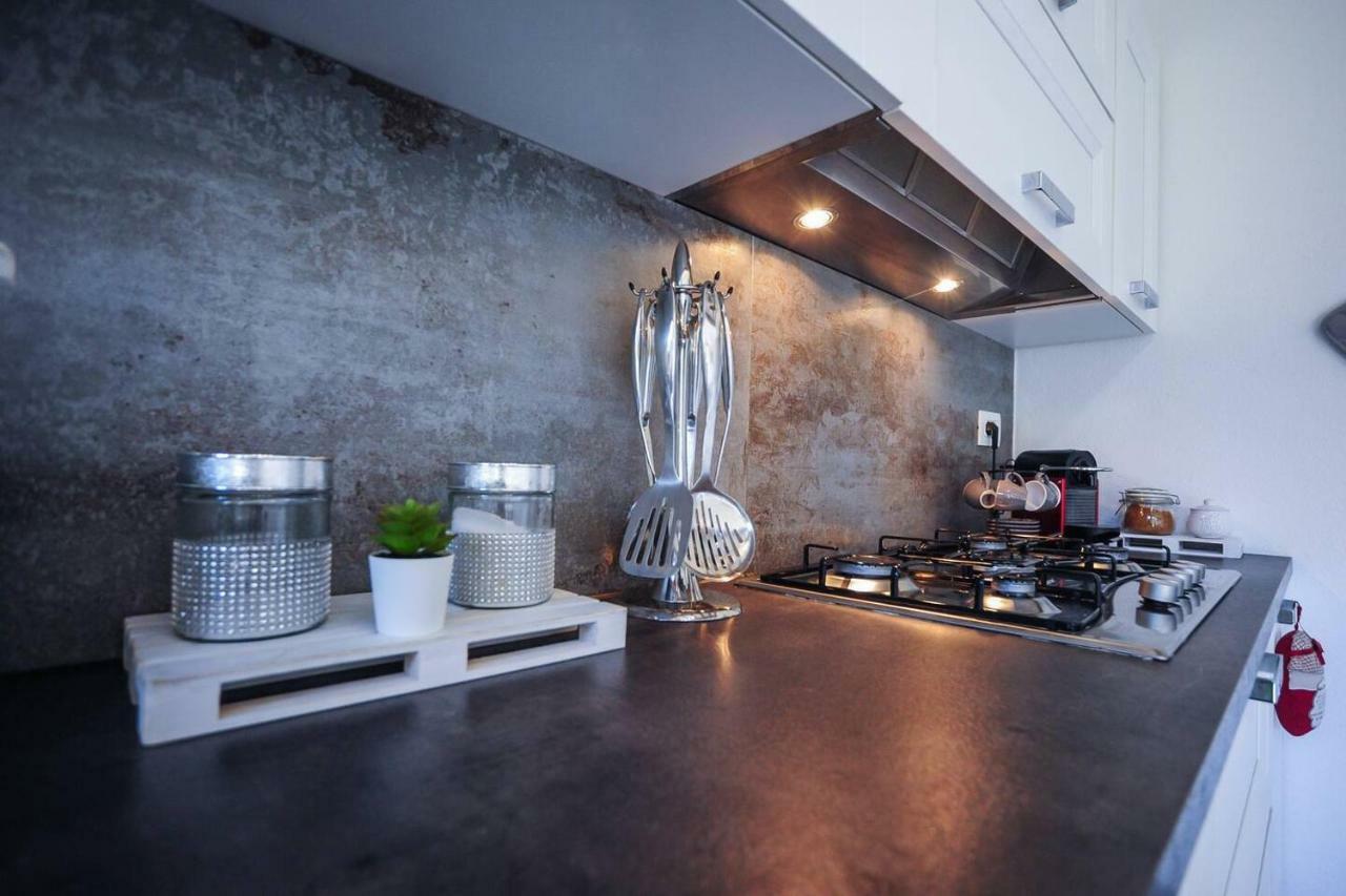 La Finestra Sul Castello Apartment Арчидосо Екстериор снимка